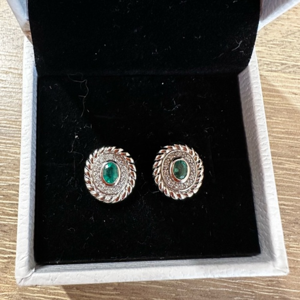 14K White Gold Emerald Earrings